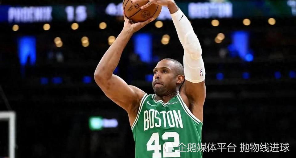 这三名球员, 篮下终结能, 中锋位置上