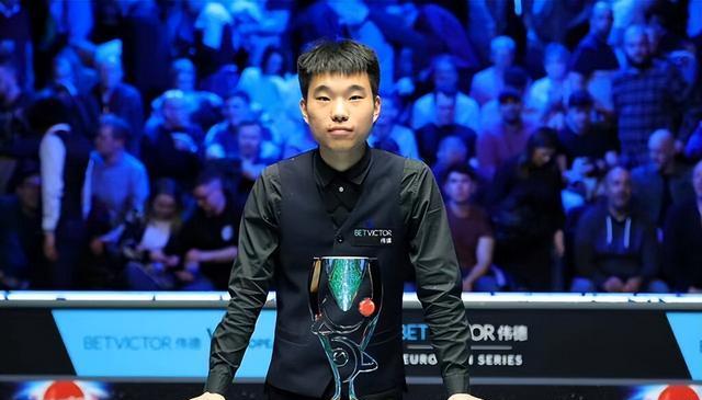 挺进正赛, 卢卡PK瓦, 轻取