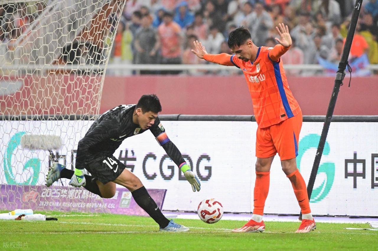 男足的主教, 做法