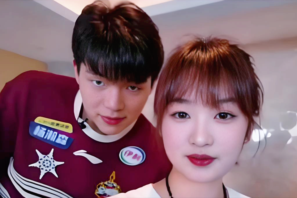 UXr, 配着表情包